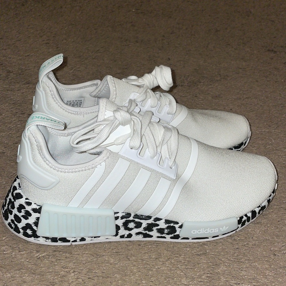 Adidas Originals NMD_R1 Boost white leopard women’s athletic shoes - Picture 9 of 10